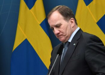 Stefan Löfven on varoittanut yhteistyötä ruotsidemokraattien kanssa suunnittelevia puolueita hinnasta, jonka ne joutuisivat maksamaan tuesta.