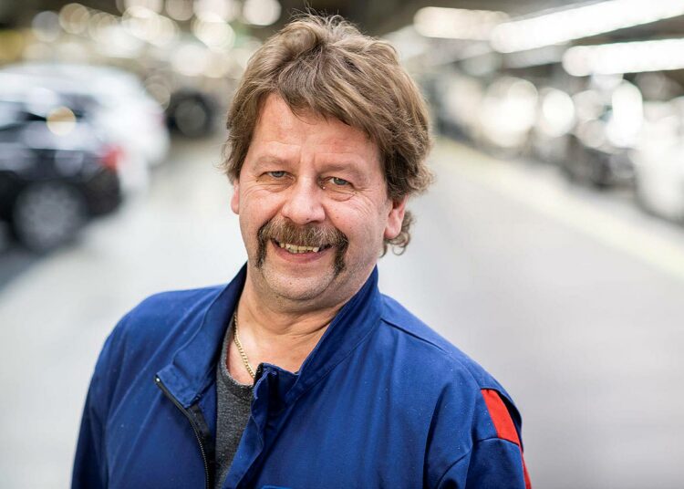 Valmet Automotiven pääluottamusmies Jouni Varjonen sanoo, että Uudessakaupungissa pyritään tekemään laadukkaita autoja ja kilpailemaan työn laadulla.