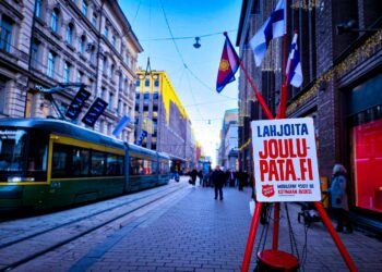 Joulupata-keräyksen tavoitteena on turvata joulun perusasiat: ruoka ja mahdollisuus pieneen lahjaan.