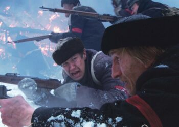Täällä Pohjantähden alla sai ensi-iltansa 4.12., mutta ennakkonäytöksissä sillä oli ollut jo 18 000 katsojaa. Saleista on vähän yli kolme tuntia kestäneen elokuvan jälkeen tullut ulos hiljaista porukkaa, kertoo Timo Koivusalo.