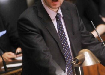 Porin vasemmistolaiset näkisivät mielellään Paavo Arhinmäen presidenttiehdokkaana.