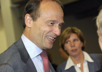 Euroopan perusoikeusviraston johtaja Morten Kjærum puhui oikeusministeriön seminaarissa.