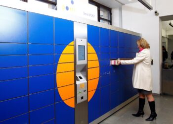 Itella Posti on varautunut verkkokaupan kasvuun muun muassa ottamalla käyttöön 50 SmartPOST-pakettiautomaattia eri puolilla maata.