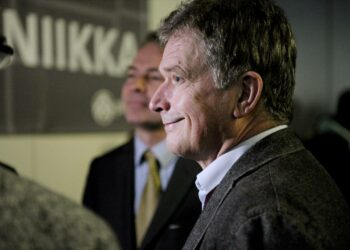 YLE Uutiset ennakoi Sauli Niinistön nousevan presidentiksi selvin numeroin.