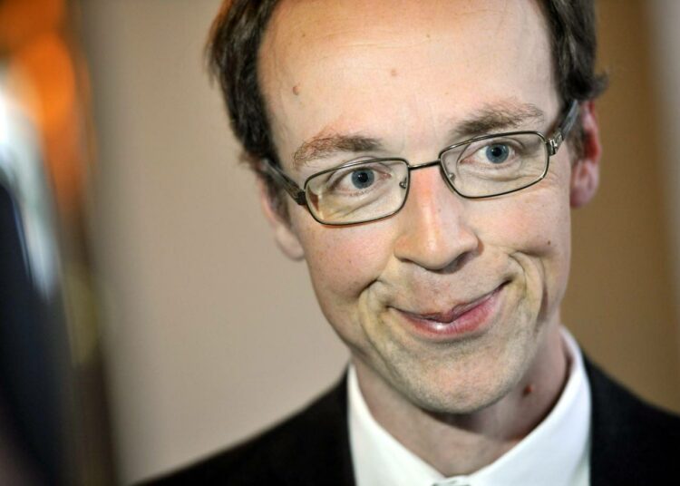 Jussi Halla-aho kosi vaimoaan Shellillä ja tykkää pullasta, paljasti Me Naisten haastattelu muutama viikko sitten.