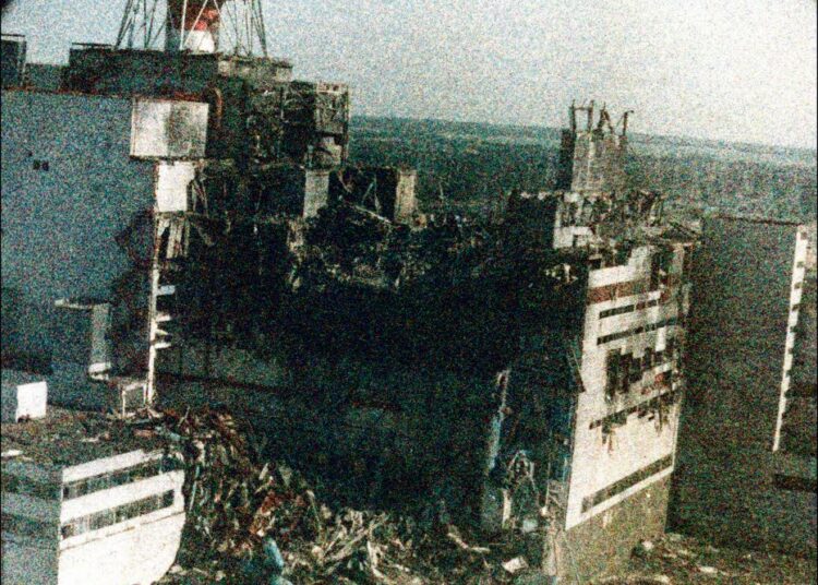 Tšernobylin ydinvoimaonnettomuus tapahtui 26. huhtikuuta 1986. Kuvassa sulanut reaktori.