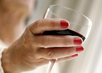 EHYT ry:n mukaan valtaosa päihdehaitoista ei aiheudu alkoholia eniten käyttävälle 10 prosentille, vaan alkoholinkäyttäjien suurelle enemmistölle.