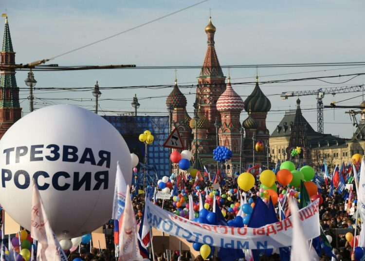 Moskovassa juhlittiin Krimin valtauksen vuosipäivää keskiviikkona nationalistisessa hengessä. EU on käynnistämässä omaa vaikuttamisohjelmaa Venäjän suuntaan.