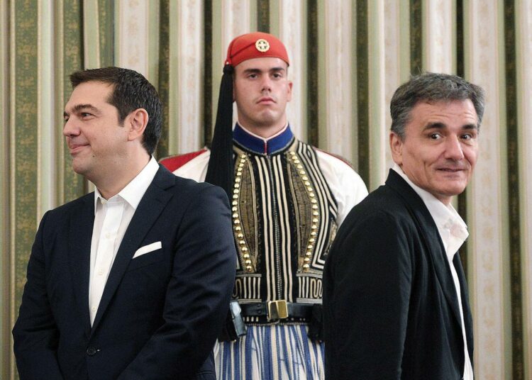 Pääministeri Alexis Tsiprasin (vas.) valtiovarainministerinä jatkaa Euklides Tsakalotos.