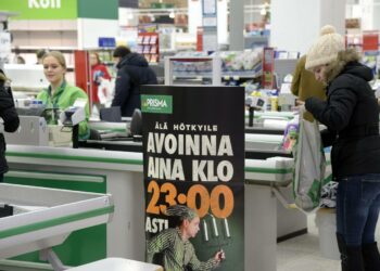 – Suuri osa ihmisistä, joita vähimmäispalkka koskisi, tekee osa-aika-, pätkä- tai silpputöitä. Siksi määrittelemme minimipalkan tuntipalkkana, sanoo kansanedustaja Anna Kontula,
