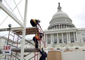 Tammikuun 20. päivänä pidettävien presidentin virkaanastujaisten katsomoa on rakennettu jo viikkojen ajan Washingtonin Capitolin kukkulalla.