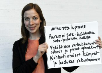 Vasemmiston kuntalupausta huhtikuun vaaleissa esitteli puheenjohtaja Li Andersson.