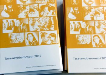 Tasa-arvobarometrista käy selville että yli puolet naisista on kokoenut työssään haittaa sukupuolestaan.