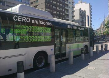Uruguayn pääkaupungin Montevideon kaduilla on jo pari vuotta nähty sähköllä kulkevia busseja.