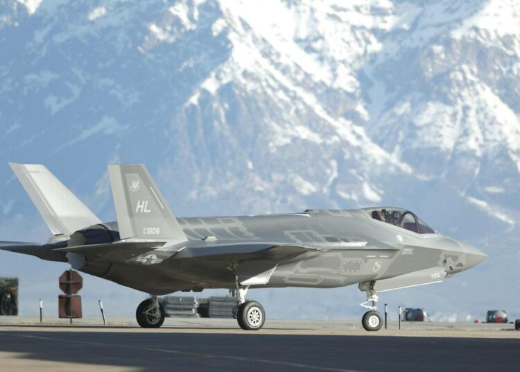 Yhdysvallat myy eniten aseita. Kuvassa F-35 hävittäjä.