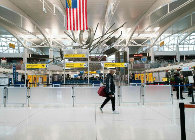 John F. Kennedyn lentokentällä New Yorkissa oli torstaina hiljaista.