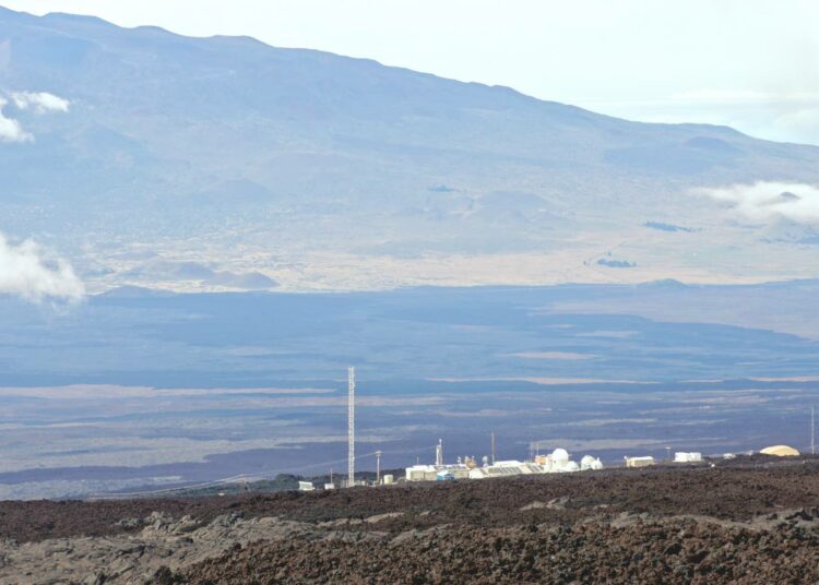 Mauna Loan tutkimusasema sijaitsee Havaijilla 3 400 metrin korkeudessa.
