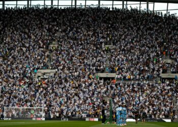 Katsomo pullisteli faneja Tottenham Hotspurin ja Manchester Cityn kohtaamisessa viime viikon sunnuntaina.