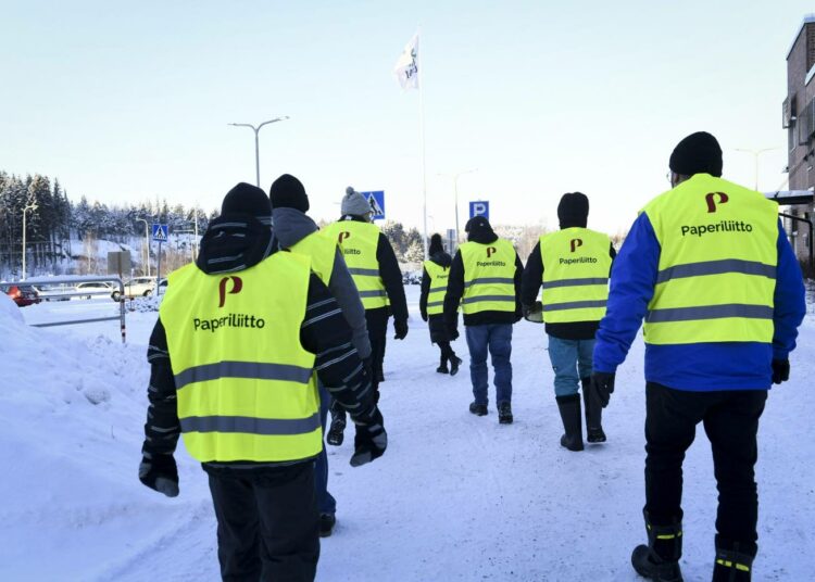 UPM:n lakko kestää 19. helmikuuta saakka, jos työehtosopimusta ei siihen mennessä synny.