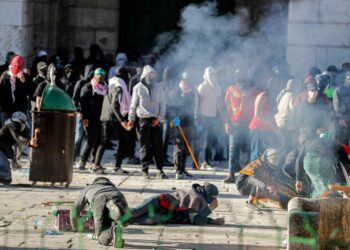 Väkivaltaisuudet yltyivät Jerusalemissa pääsiäisen aikaan.