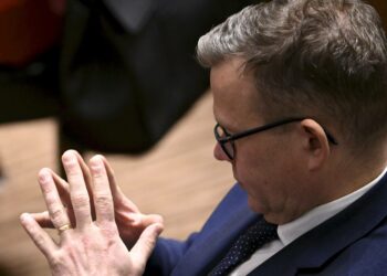 Petteri Orpolla on miettimisen paikka, kannattaako hänen avata suutaan.