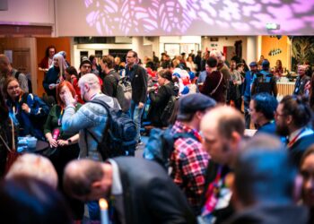 Vasemmistoliiton puoluekokous jatkuu Vantaalla.