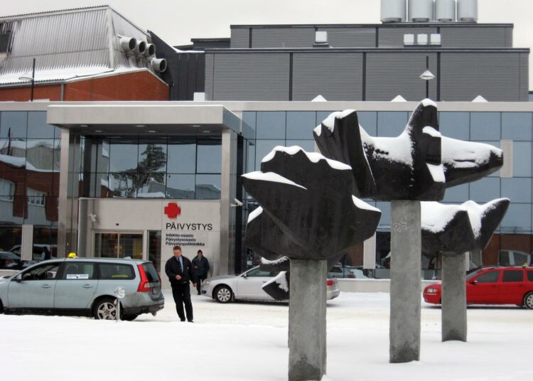 Yhä useampi leikkauspotilas pääsee Keski-Suomen keskussairaalasta kotiin jo leikkauspäivänä.