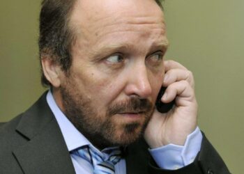 Kansanedustaja Teuvo Hakkarainen (ps.).