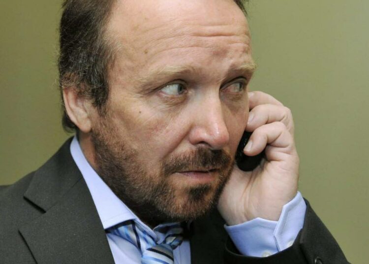 Kansanedustaja Teuvo Hakkarainen (ps.).