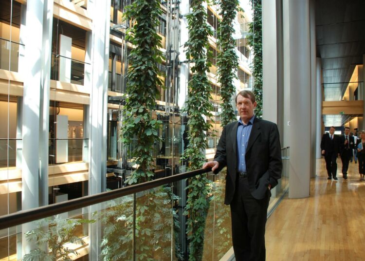Esko Seppänen europarlamentissa vuonna 2007.