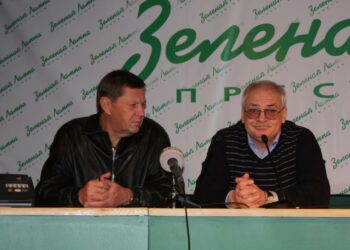Putinin pietarilaiset tukimiehet rehtori Vladimir Vasiljev ja museonjohtaja Nikolai Burov antoivat vaalien sujumisesta hyvän arvosanan.