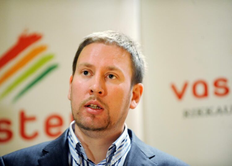 Paavo Arhinmäki sai toiseksi eniten ääniä HOK-Elannon vaaleissa.