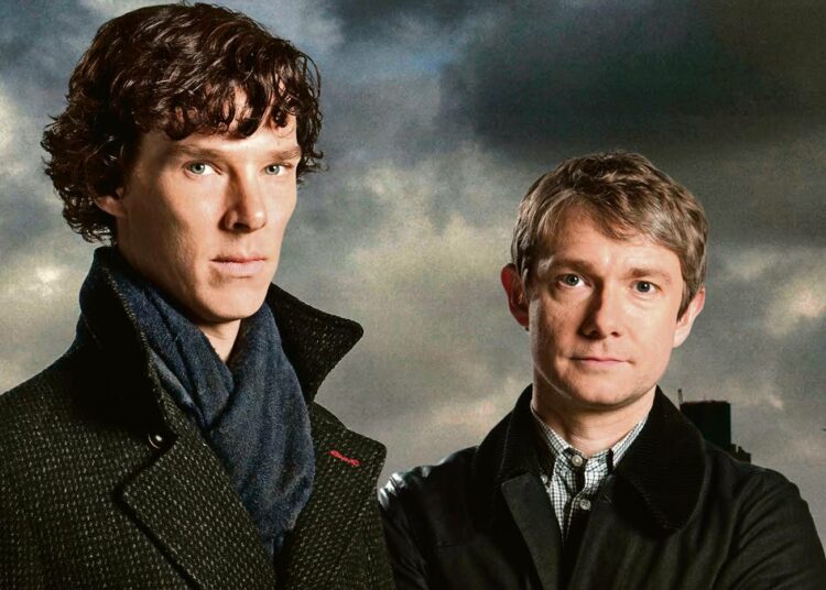 Nykyaikaan sijoitetussa Sherlock Holmes -tarinassa Afganistanin veteraani tutus-tuu erikoiseen mieheen. Kuvassa Benedict Cumberbatch (vas.) ja Martin Freeman.