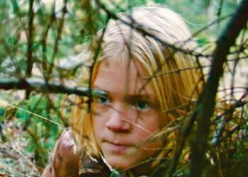 Tomas on rosoinen kasvutarina murrosikäisestä pojasta (Arttu Kapulainen), jonka elämä on luisumassa rikosten ja koulukodin noidankehään.