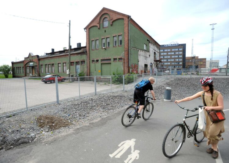 Vuonna 1907 rakennettu vanha tavara-asema on olennainen osa tamperelaista kaupunkikuvaa.