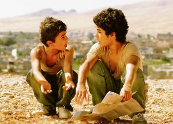 Veljekset riehaantuvat Teräsmiehestä 1990-luvun alun Irakin kurdialueelle sijoittuvassa ruotsalaisfilmissä.