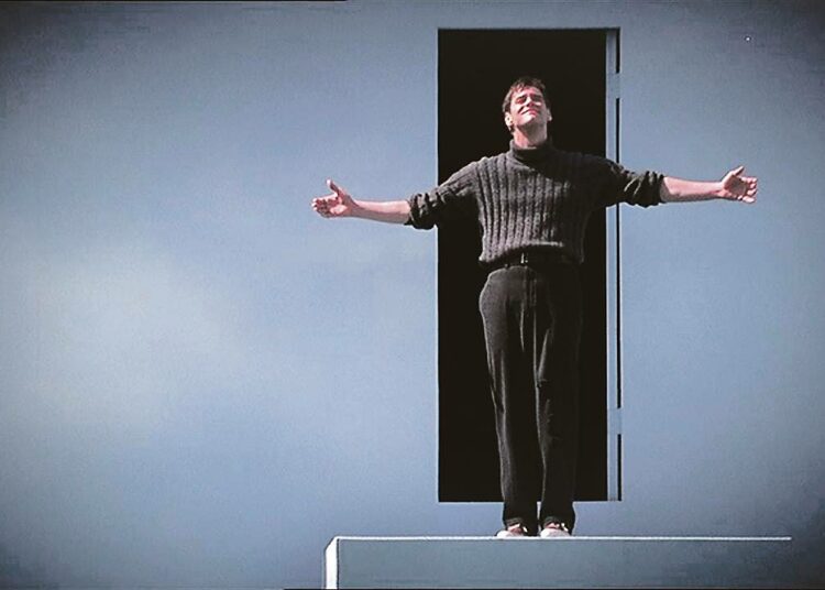 Jim Carrey palkittiin Golden Globella pääosastaan Truman Show’ssa. Elokuva huomioitiin myös kolmella Oscar-ehdokkuudella.