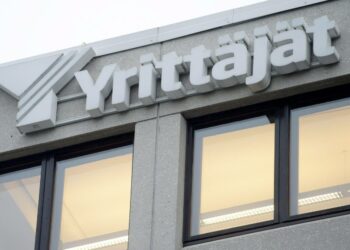 Suomen Yrittäjät toistaa vaatimuksensa rinnakkaisen järjestelmän rakentamisesta luottamusmiesjärjestelmän rinnalle.