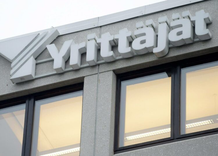 Suomen Yrittäjät toistaa vaatimuksensa rinnakkaisen järjestelmän rakentamisesta luottamusmiesjärjestelmän rinnalle.