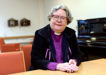 Irja Askolan kiitetään tehneen piispana näkyvää työtä ihmisten tasavertaisen kohtelun edistämiseksi.