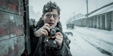 Toimittaja Gareth Jones (James Norton) kiertää vuoden 1933 Moskovaa ja Ukrainaa.