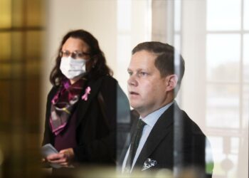 Valiokunta käsittelee Markus Lohen mukaan sote-uudistusta joka arkipäivä seuraavat viikot.