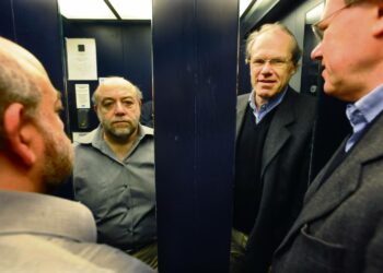Leikkauspolitiikalla muotoillaan uutta Eurooppaa, sanoo Alex Demirovic (oikealla). Andrew Kliman ihmettelee, miksi Euroopassa vastustetaan kapitalismia, muttei haluta siitä eroon.