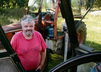 – Sitä minä ihmettelen, etteivät nämä pitkälle koulutetut lääkärit tulistu, kun niiden lausunnot eivät paina mitään eläkepäätöksiä tekevissä instansseissa, Aarre Välimäki kummastelee.