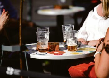 Keskioluen laimentaminen voisi olla yksi keino pienentää alkoholin kokonaiskulutusta.