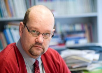 Johtaja Jaakko Kiander eläkevakuutusyhtiö Ilmarisesta yhdistää komission kiinnostuksen kasvun Euroopan talouskriisiin.