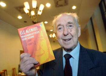 Ele Aleniuksen kirja Maailmankehityksen suuri käänne ilmestyi maaliskuussa 2011 ja uusittu laitos tänä vuonna.