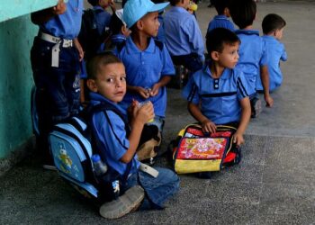 Yhdysvaltain apuleikkausten pelätään vaarantavan palestiinalaislasten koulunkäynnin. Kuva Gazasta opettajien lakon aikana 2008.