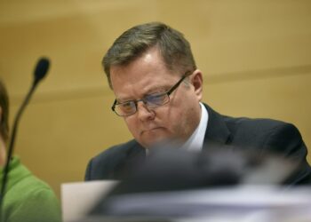 Markus Mustajärvi on vasemmistoliiton edustaja puolustusvaliokunnassa.