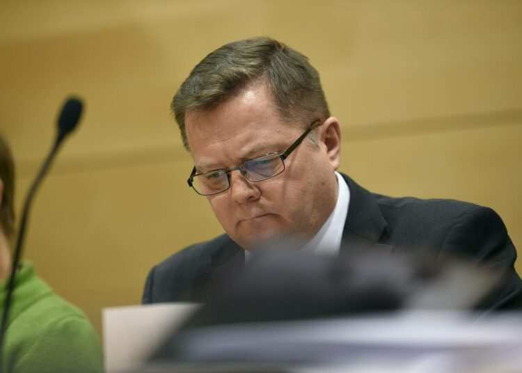 Markus Mustajärvi on vasemmistoliiton edustaja puolustusvaliokunnassa.